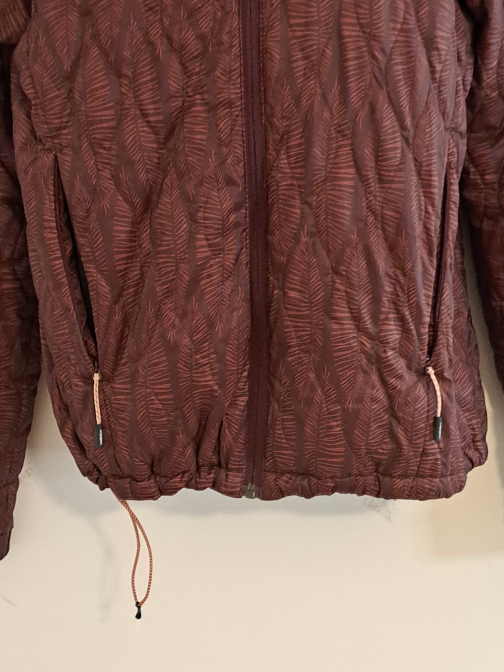 Women's Quilted Hooded Puffer Jacket in Deep Chrysanthenum Size Medium - Picture 7 of 14